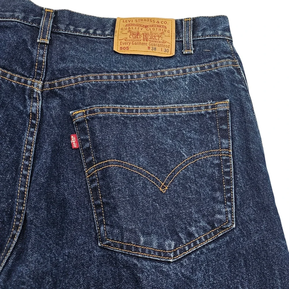 Vintage Levi's 505 Jeans Men's Size 38 x 30 Y2K Straight Leg Regular Fit